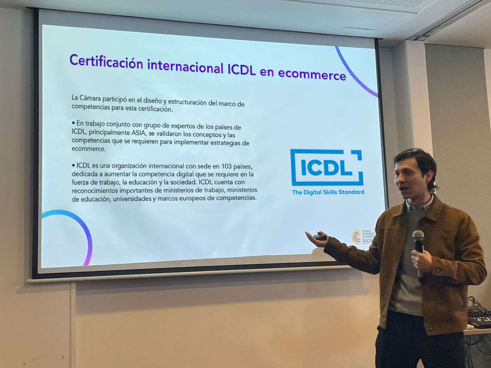 Certificación Internacional en eCommerce es presentada ooficialmente en Colombia